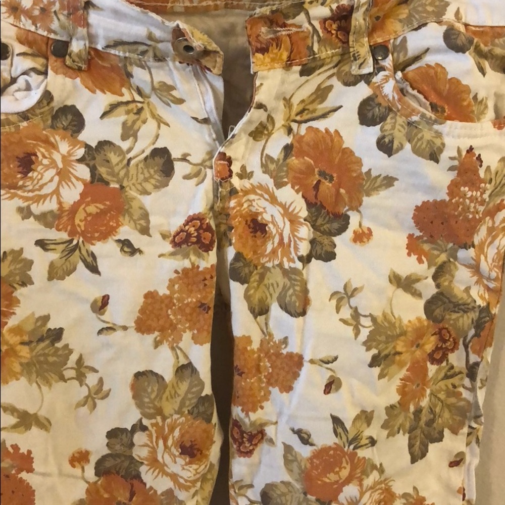 Flowered patterned pants - Picture 2 of 2